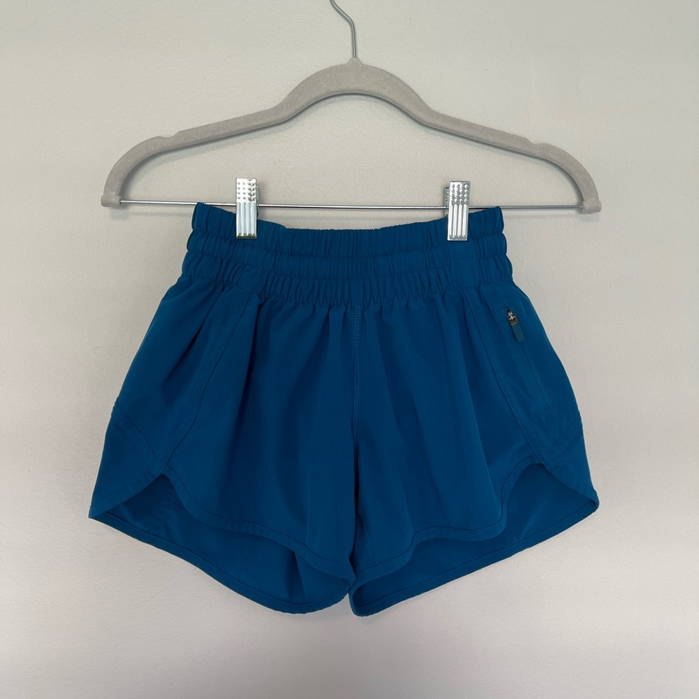 Lululemon size 4 tracker shorts